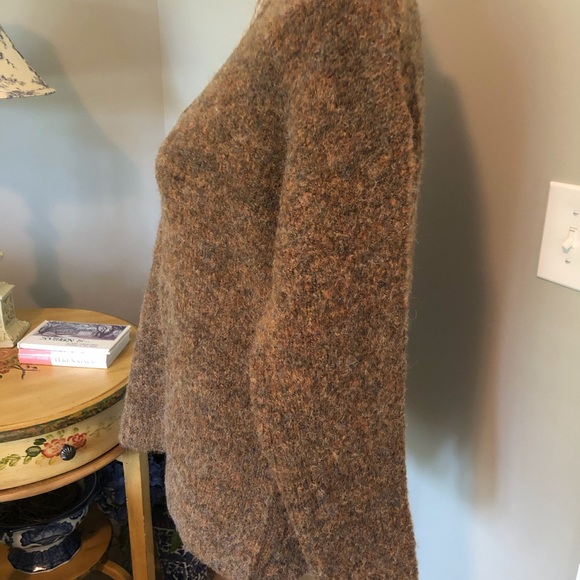 Olive green gold color v neck sweater - Picture 5 of 9